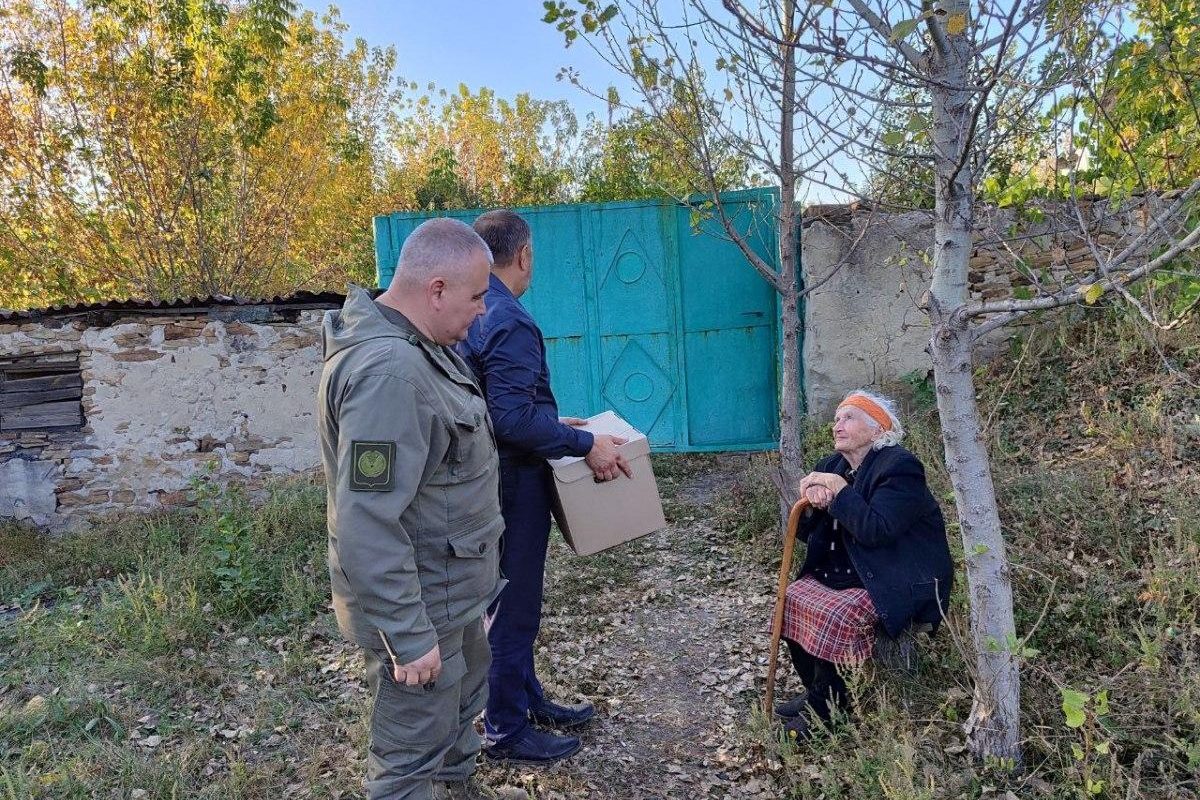 Делегация из Удмуртии вновь посетила одиноких пожилых жителей Лутугино