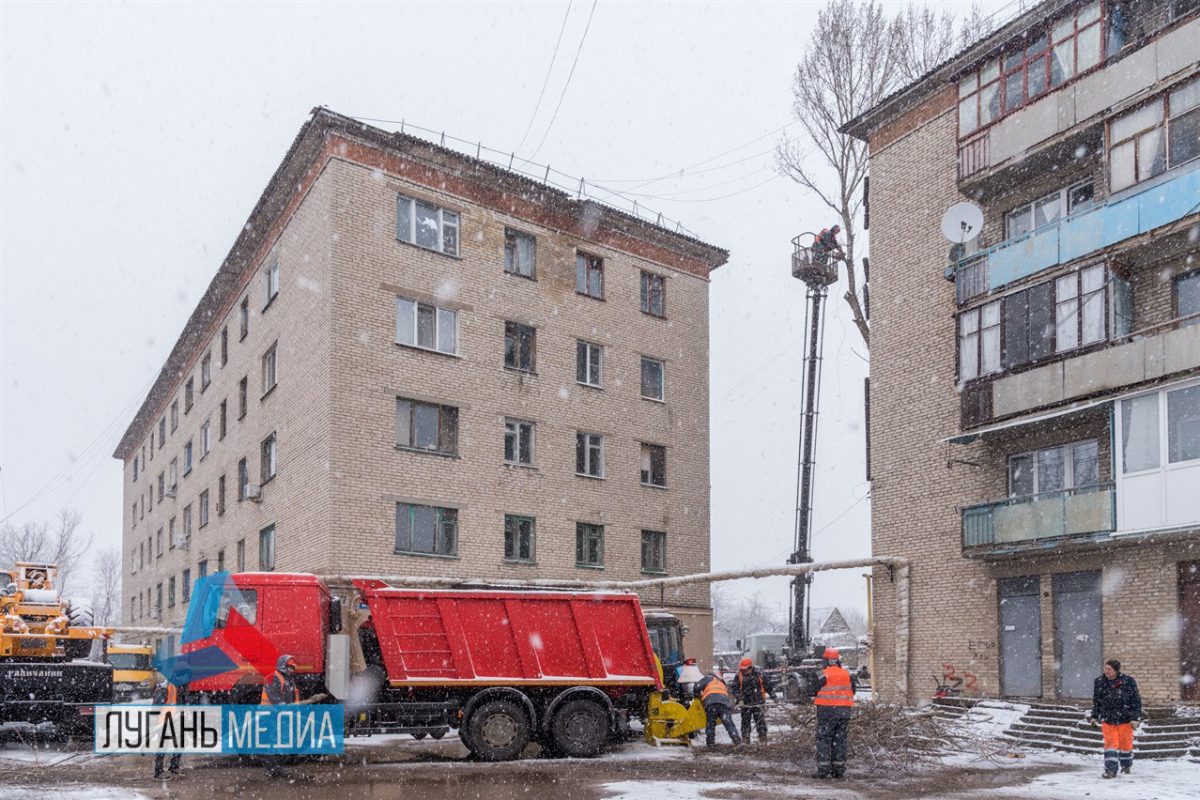 Москва восстанавливает кровли многоквартирных домов