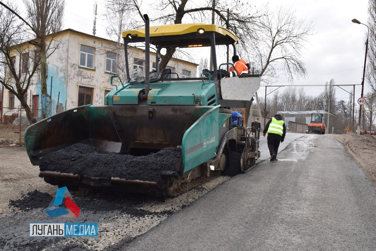 В Кировске ремонтируются дороги