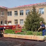 Специалисты региона-шефа проводят ремонт еще одной школы в Антрацитовском МО