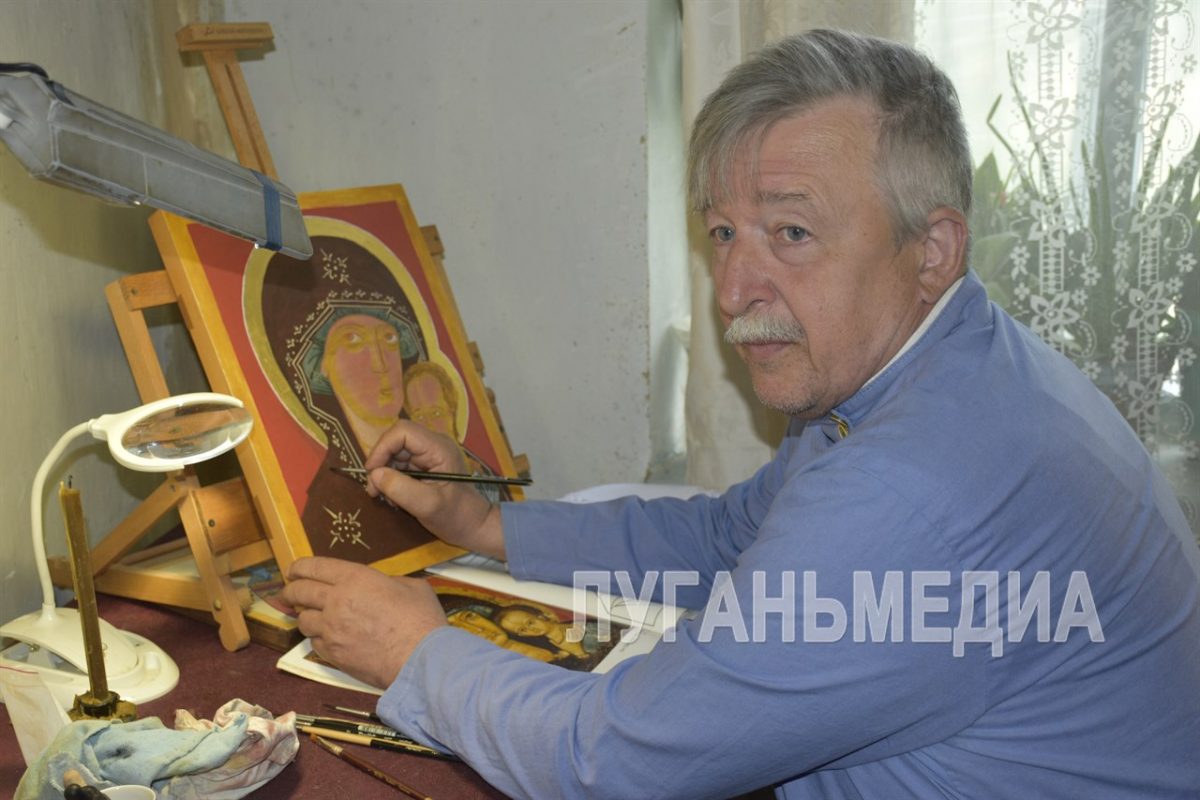 Луганский иконописец пишет уникальные иконы и отправляет их на фронт и в храмы на освобожденные…