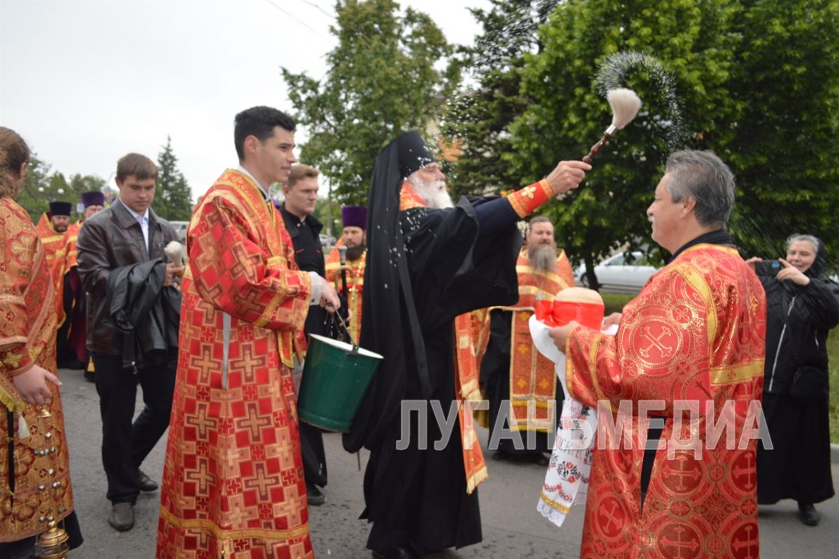 В среду Светлой седмицы в Свердловске прошел пасхальный крестный ход