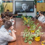 Для школьников ЛНР организовали кинолекторий к Празднику весны и труда