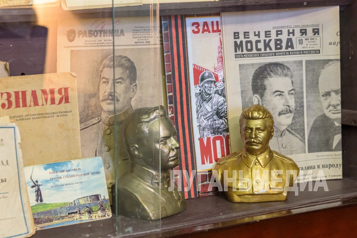 В канун Дня Победы в библиотеке им. М. Горького состоялась выставка редких изданий 1941-1945гг «Память…