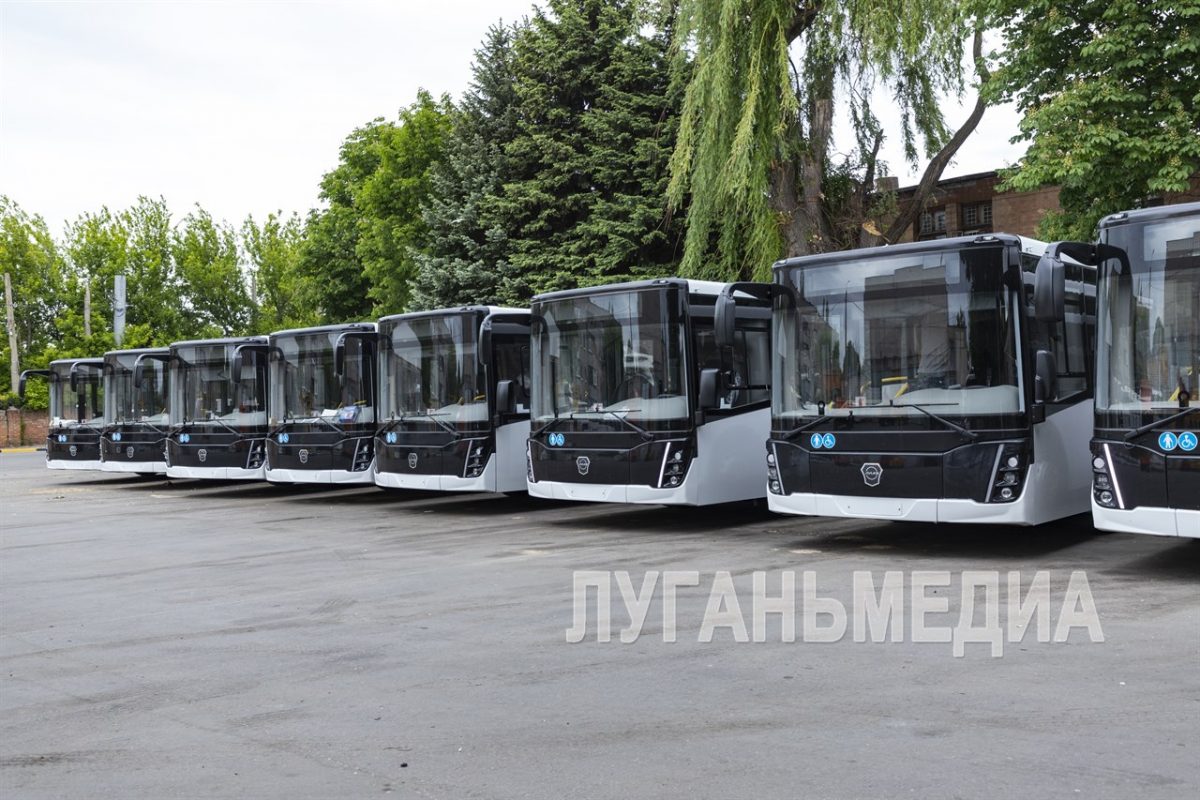 В Луганск прибыла первая партия автобусов, закупленных по программе социально-экономического развития