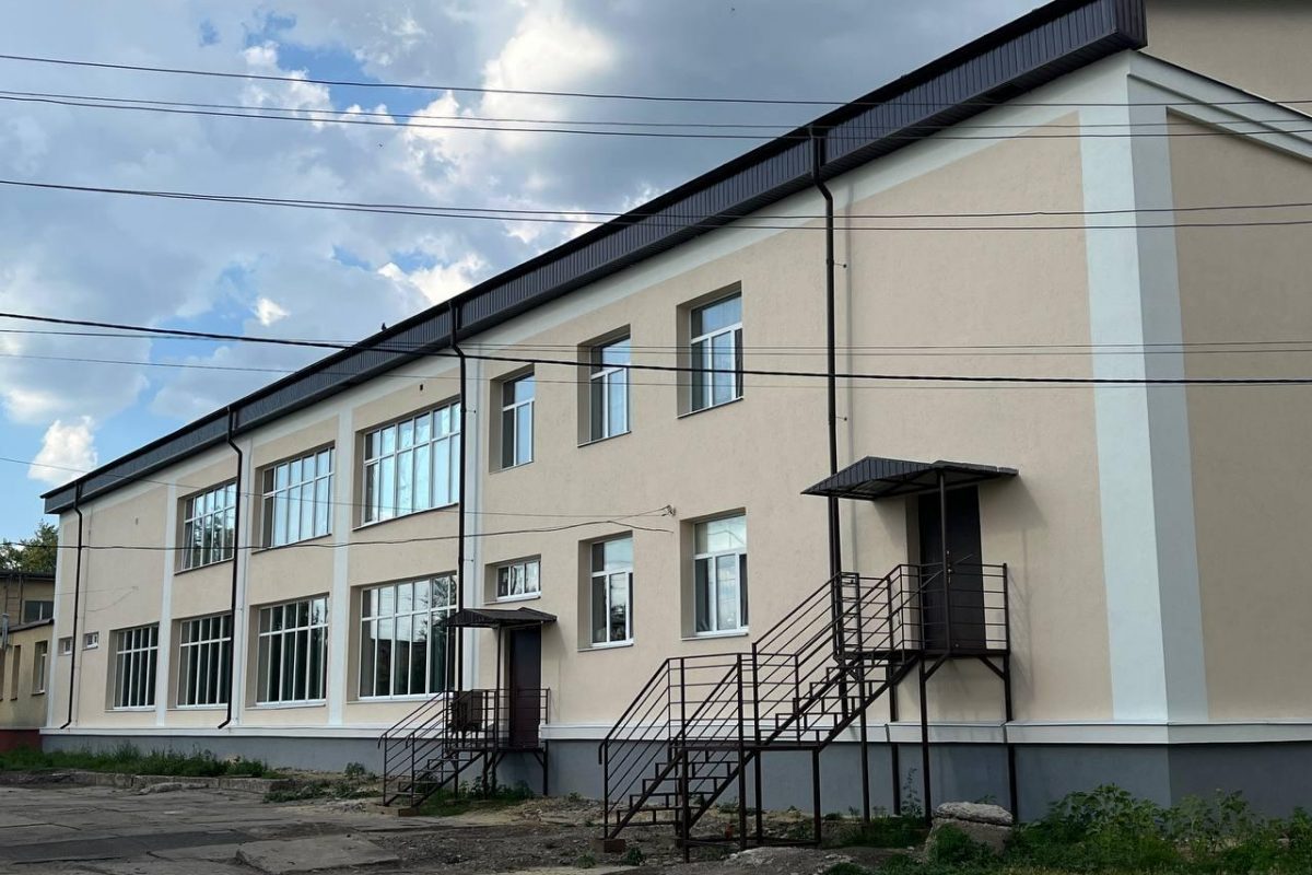 Ивановские строители завершили внешние работы Марковского районного дома культуры 
