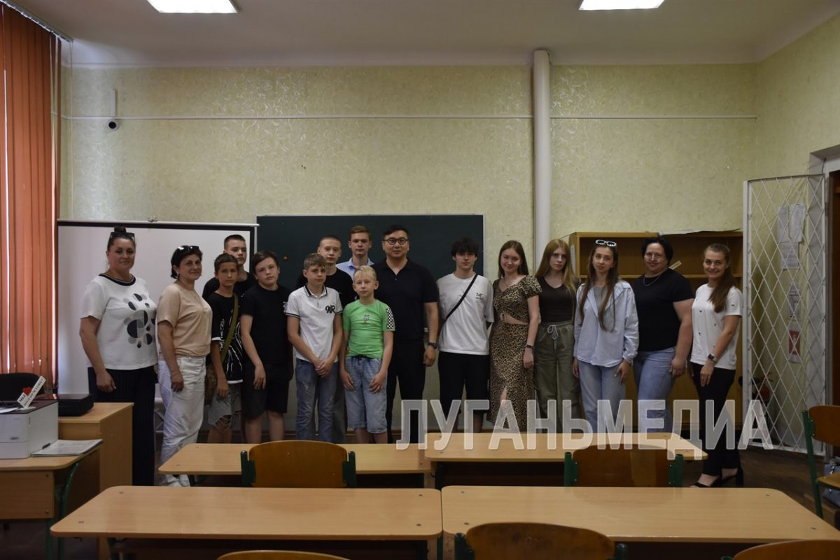 Министр цифрового развития Республики Калмыкия провел урок цифрового развития для старшеклассников