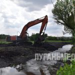 В рамках федеральной программы продолжается очистка реки Луганчик в Краснодонском районе