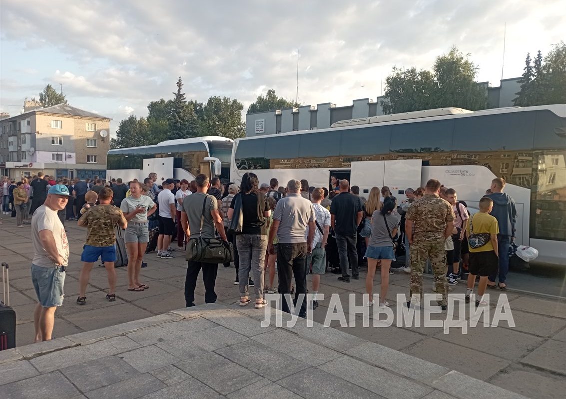 Дети из Свердловска отправились в СОК «Ромашка»