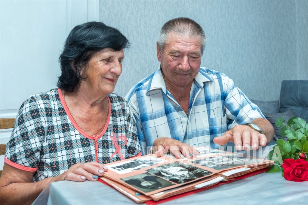 Семейная пара из Станицы Луганской отмечают золотой юбилей супружеской жизни