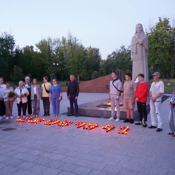 Свердловчане провели акцию ко Дню памяти и скорби 