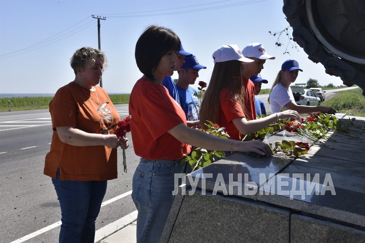 В Славяносербске почтили память бойцов-освободителей района