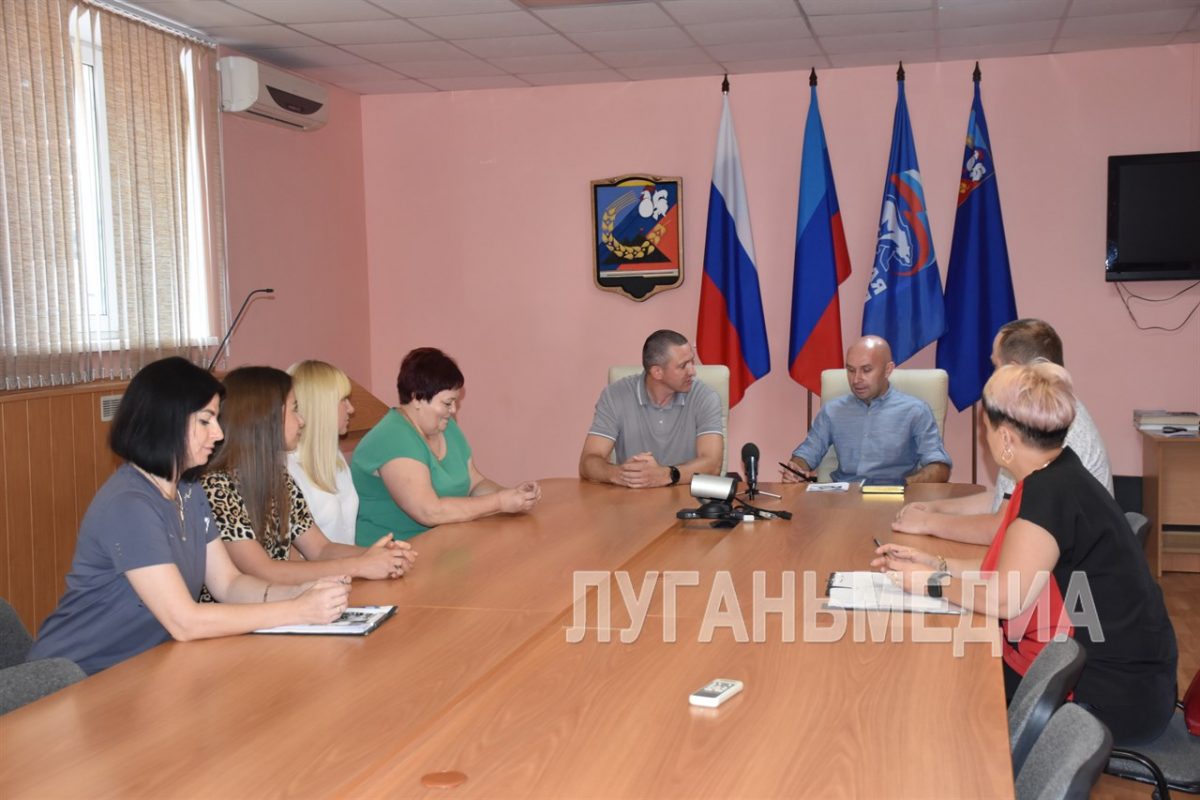 Перевальский район с рабочим визитом посетили представители Минпромторга ЛНР