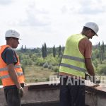 Специалисты региона-шефа продолжают восстанавливать кровли на многоквартирных жилых домой в густонаселенных районах города