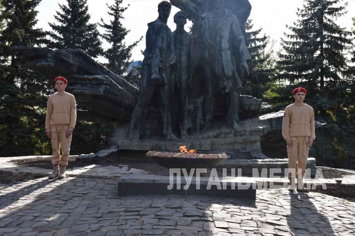 У мемориального комплекса «Слава» состоялась акция «Мы – граждане России», посвященная вхождению ЛНР, ДНР, Запорожской…