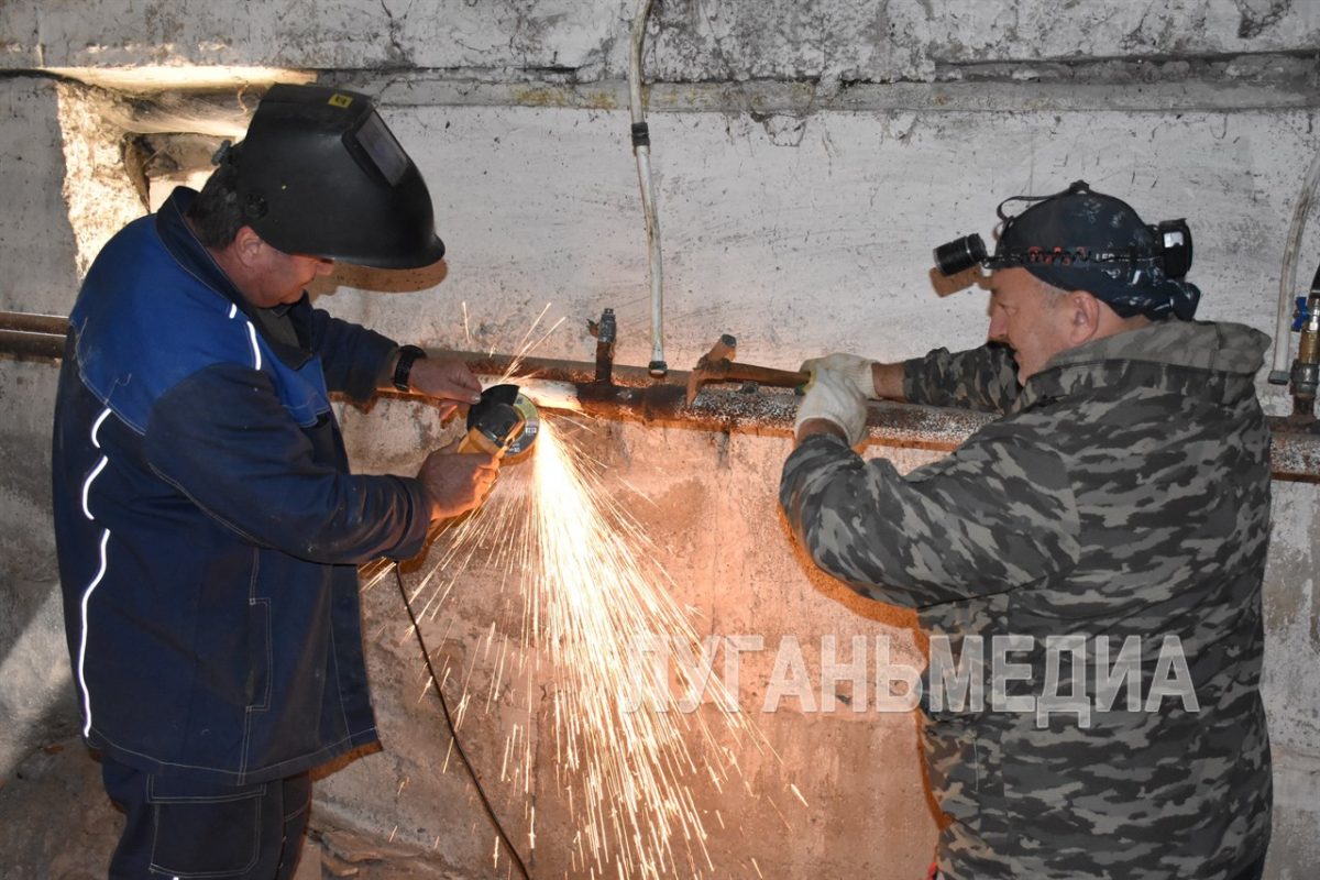 Аварийная бригада из Калужской области проводила мероприятия по восстановлению теплосетей в городе Золотое