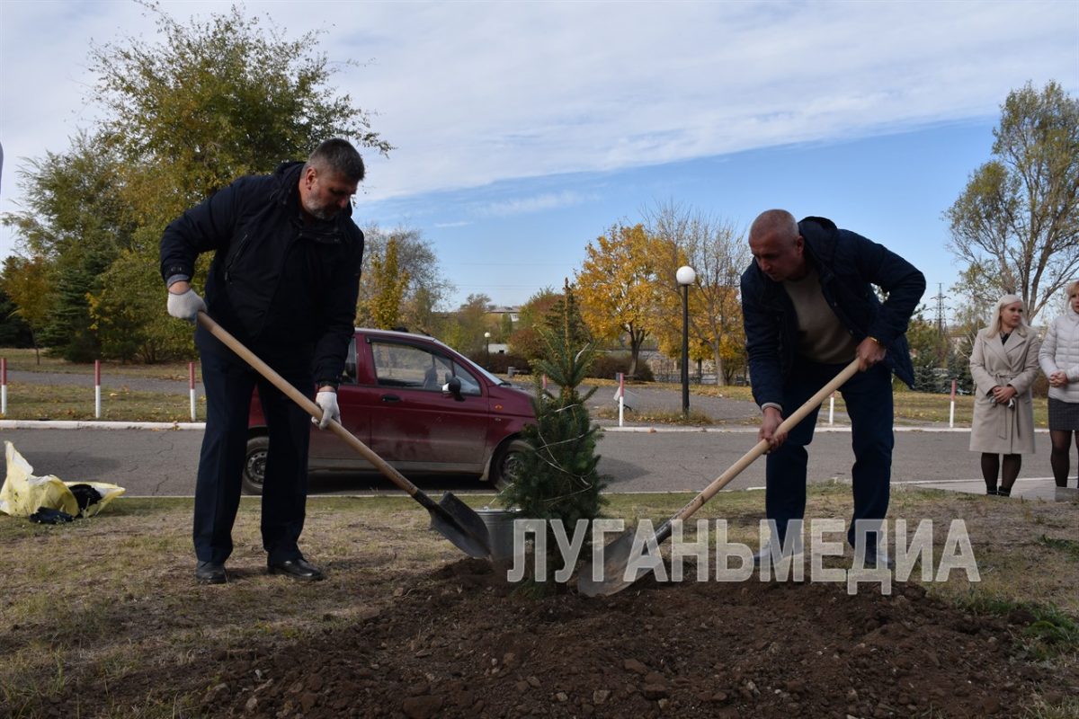 Сотрудники Управления по гидрометеорологии и мониторингу окружающей среды по ЛНР совместно с представителями Администрации муниципалитета…