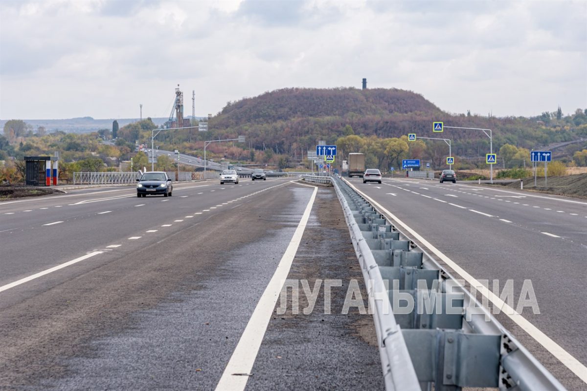 Марат Хуснуллин открыл по видеосвязи обновленные участки дорог в ЛНР