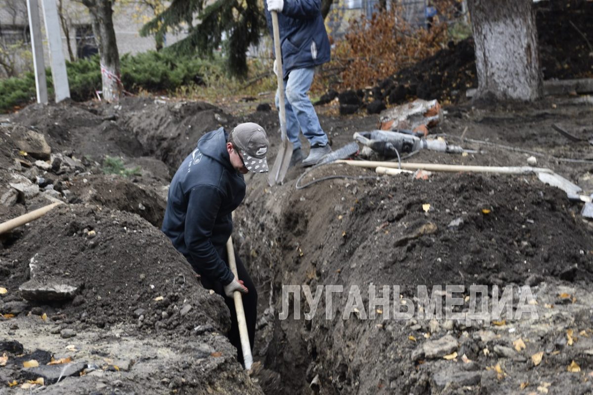 К ремонтируемому ДК в Металлисте подводится теплотрасса