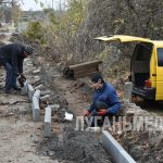 В поселке Новопсков продолжаются работы по капитальному ремонту тротуаров по центральной улице Ленина