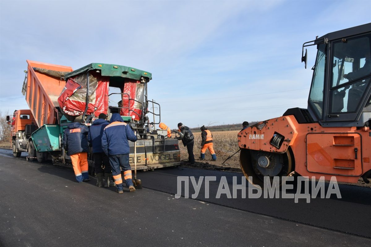 Подходит к завершению ремонт дороги на подъезде к селу Крымское