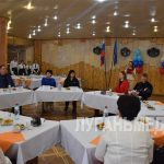 В Ровеньках состоялся круглый стол, посвященный Дню матери