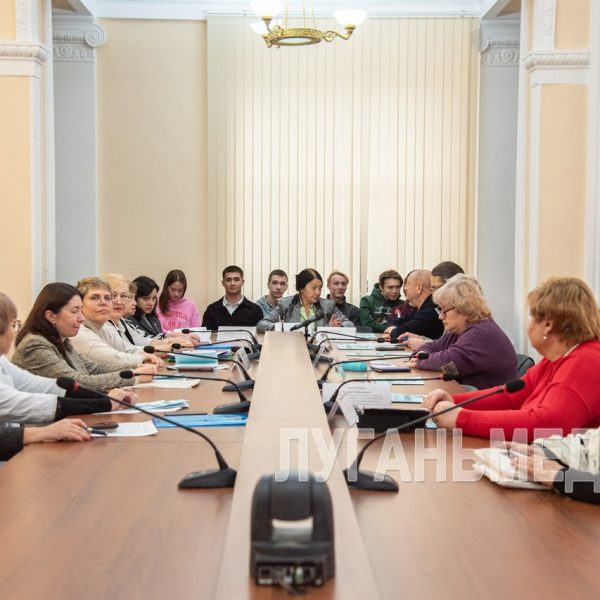 В ЛГАКИ провели открытый круглый стол «Владислав Андреевич Титов: писательское мастерство и героизм жизни. Возрождение имени»