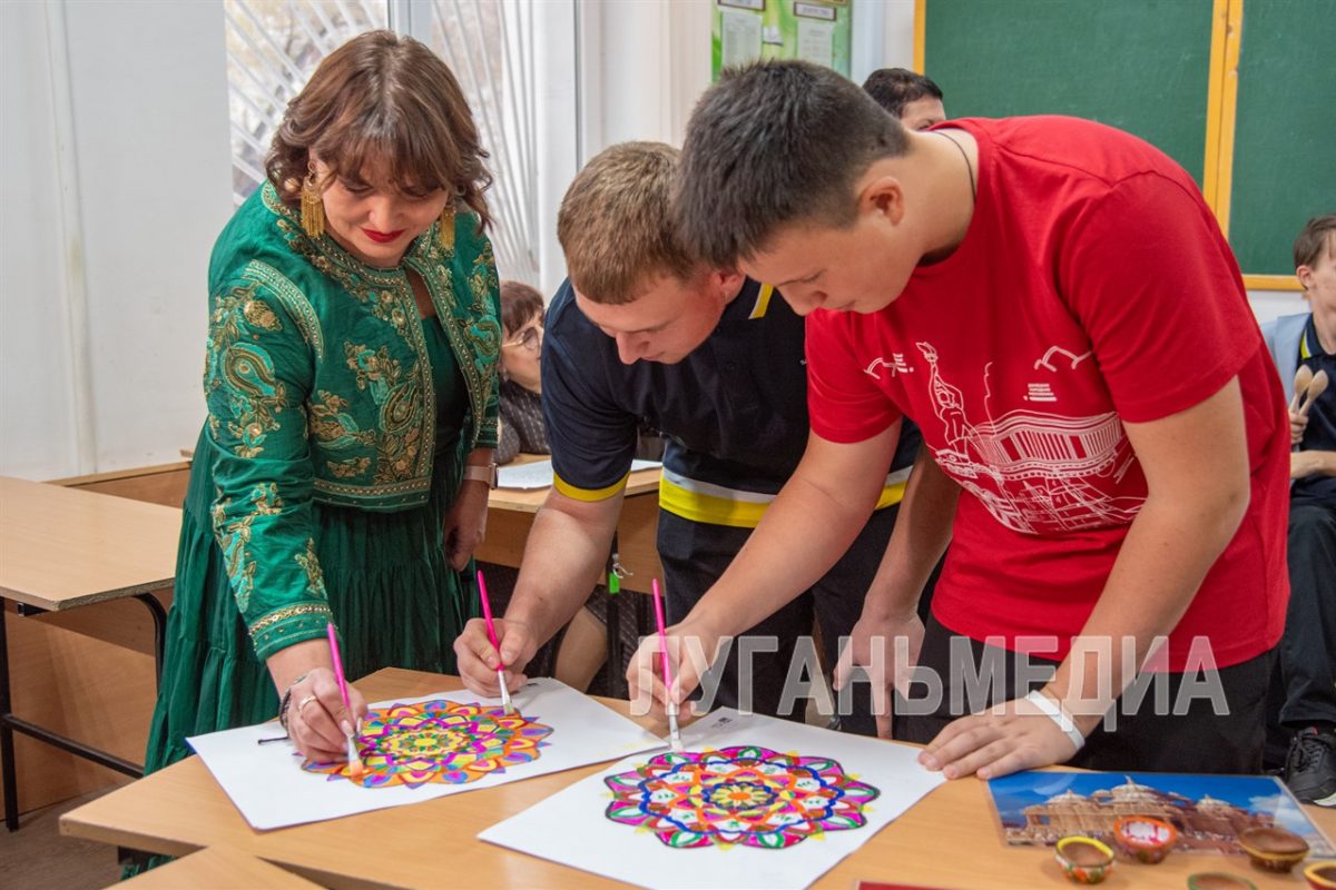 Луганские школьники побывали в Индии по программе международного обмена