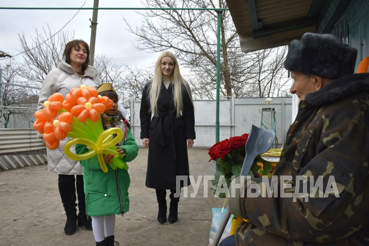 В селе Курячевке Марковского района принимал поздравления ветеран Великой Отечественной войны Василий Кияницкий