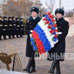 В Краснодоне почтили память неизвестных солдат