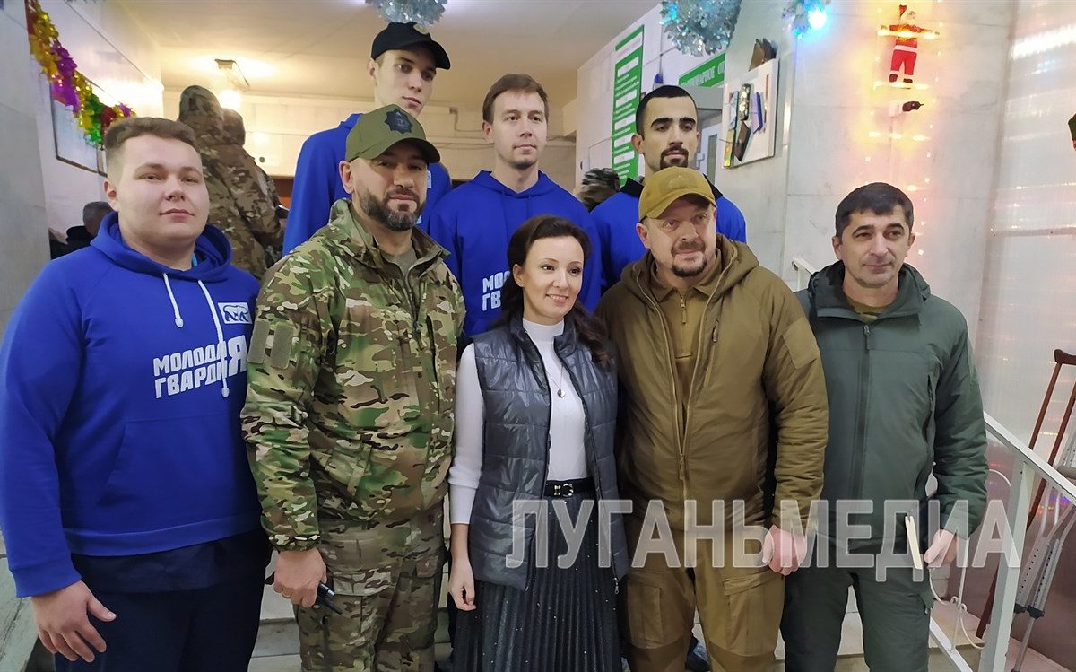 Заместитель Председателя Госдумы РФ Анна Кузнецова посетила один из госпиталей республики, передав солдатам подарки