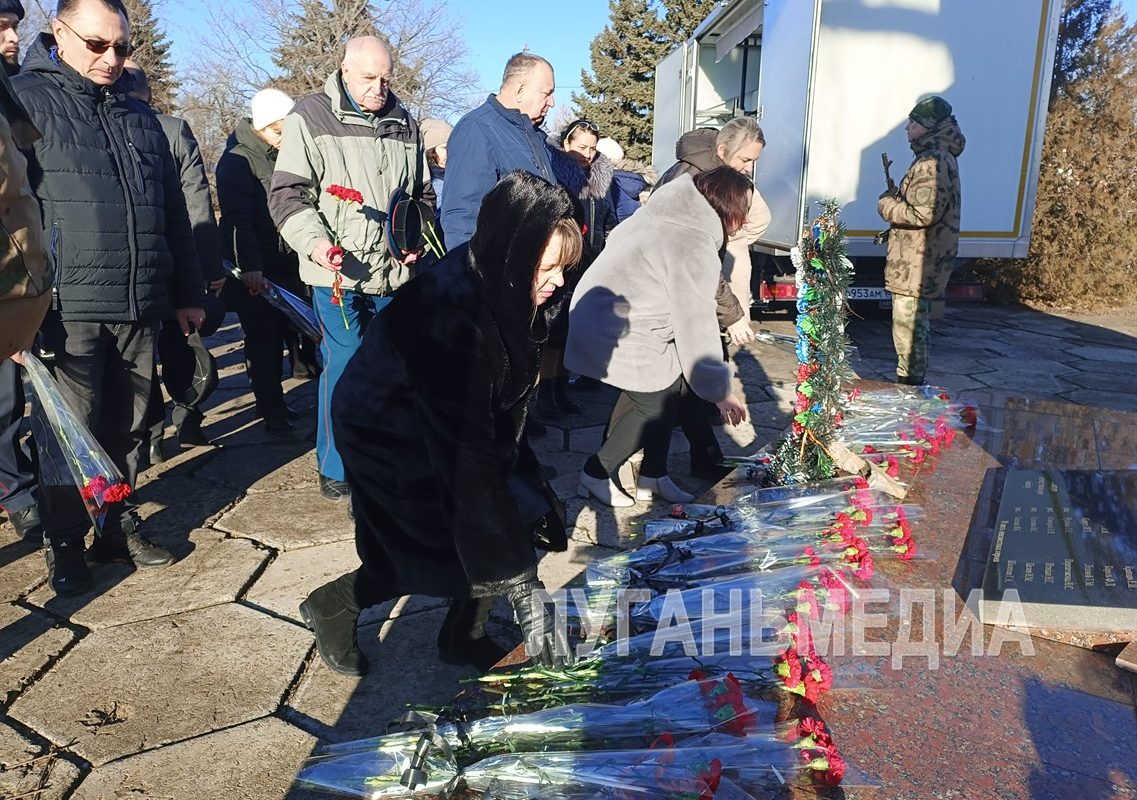 В Станице Луганской почтили память освободителей района от немецко-фашистских захватчиков