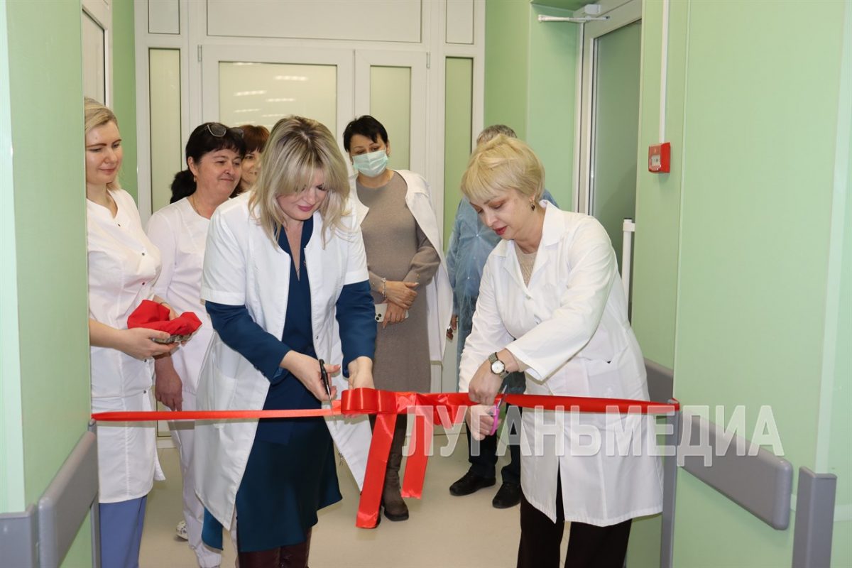 В Стахановском родильном доме завершены восстановительные работы отделения женской консультации