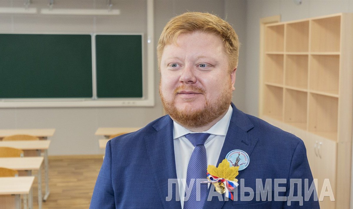 Минобразования ЛНР продолжит повышать зарплаты учителям