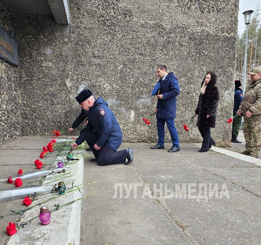 Старобельчане отметили 82-летие со Дня освобождения края от фашистских захватчиков