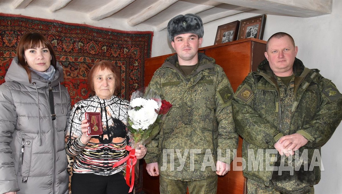 В Новопсковском районе ветеранам вручили юбилейные медали «80 лет Победы в Великой Отечественной войне 1941…
