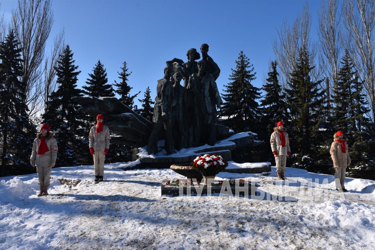 В Ровеньках состоялся митинг посвященный годовщине освобождения города