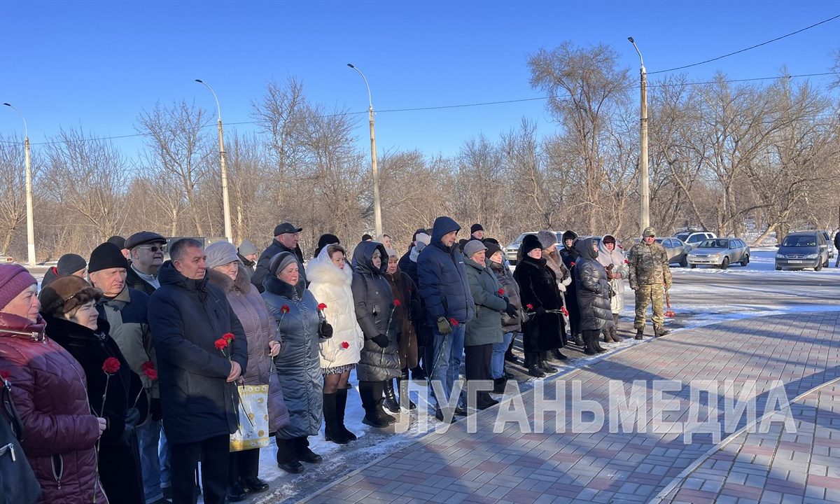 В Перевальске состоялся митинг-реквием, посвященный памяти всех защитников Родины