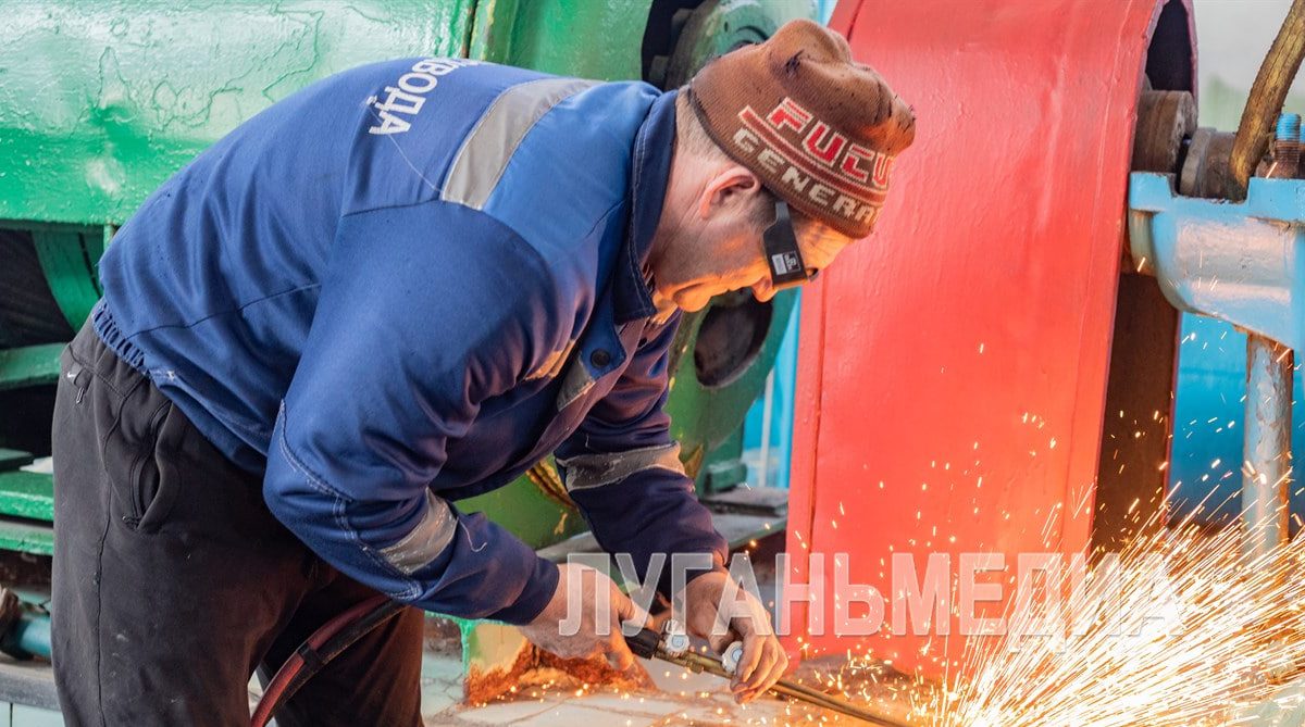 Специалисты «Луганскводы» ведут профилактические ремонты оборудования насосных станций