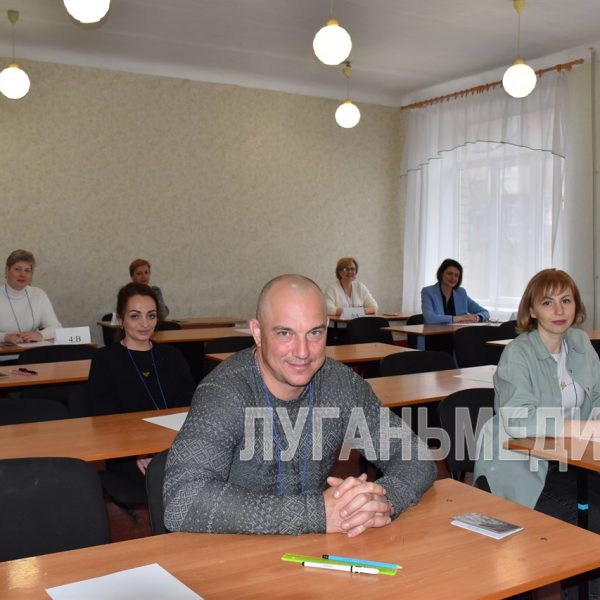 Алчевск принял участие во Всероссийской акции «Сдаем вместе! День сдачи ЕГЭ родителями»