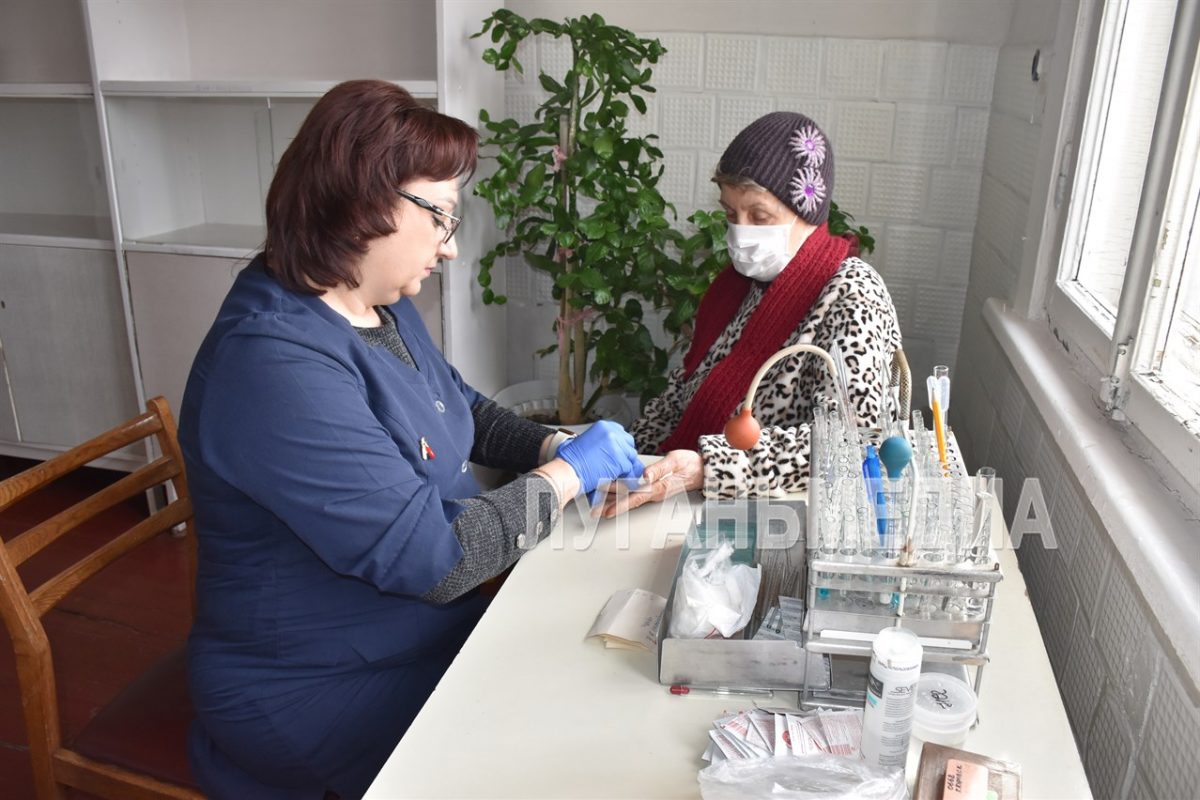 Медработниками Кировской центральной городской многопрофильной больницы проведен очередной выездной прием в пгт Донецком
