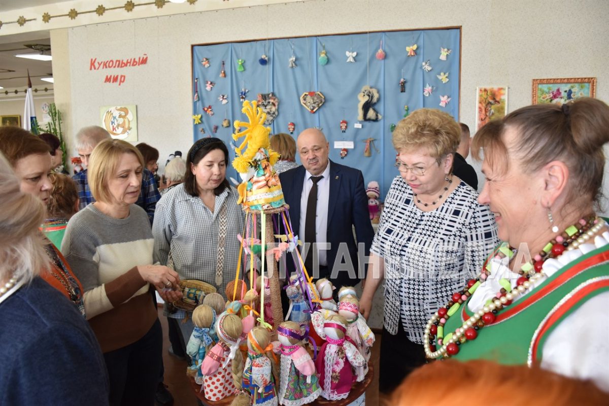 В Кировском историко-художественном музее состоялось открытие выставки, приуроченной к Международному Дню кукольника