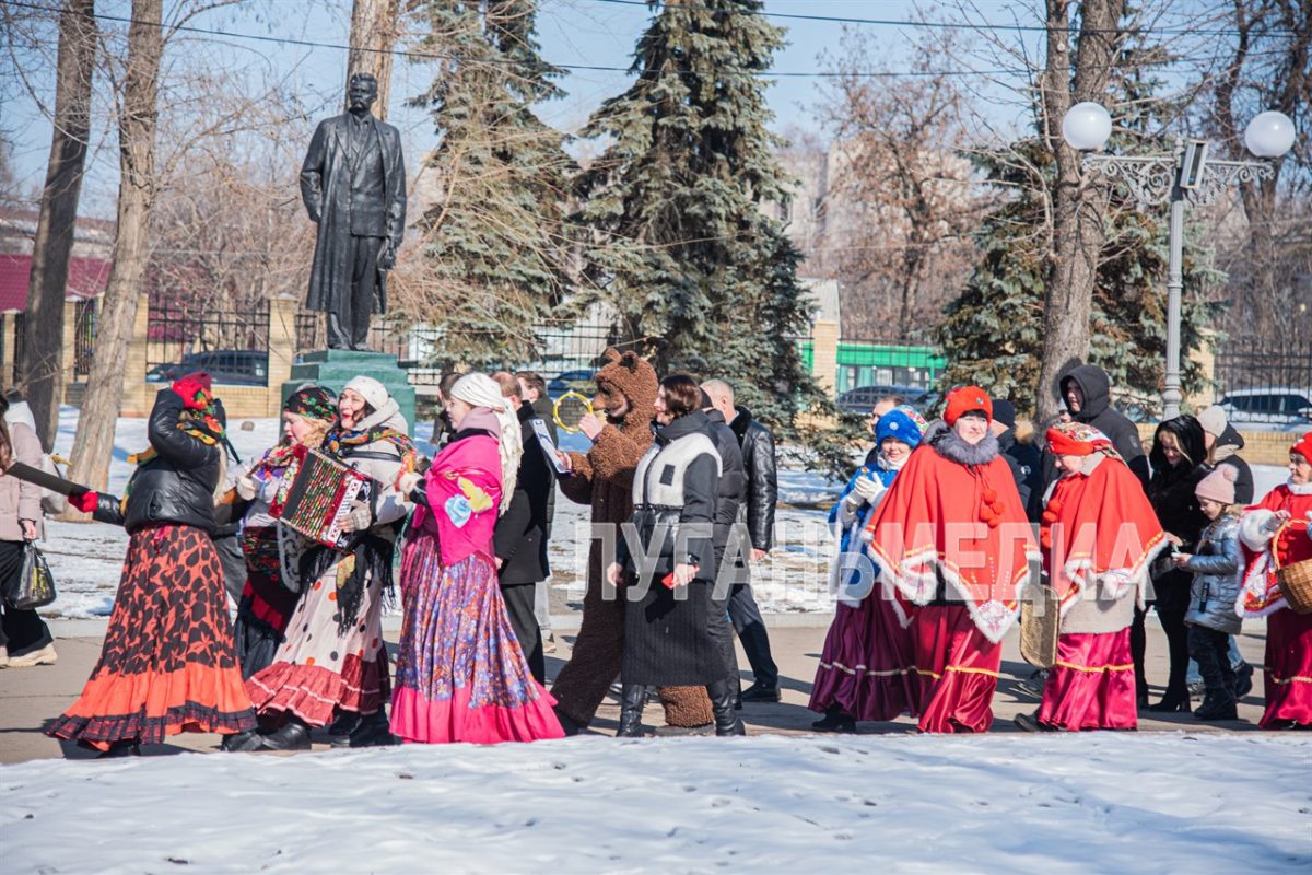 В Луганске открылась праздничная программа «Широкая Масленица»