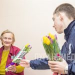 Добровольцы-спасатели поздравили с 8 марта работниц «скорой помощи»