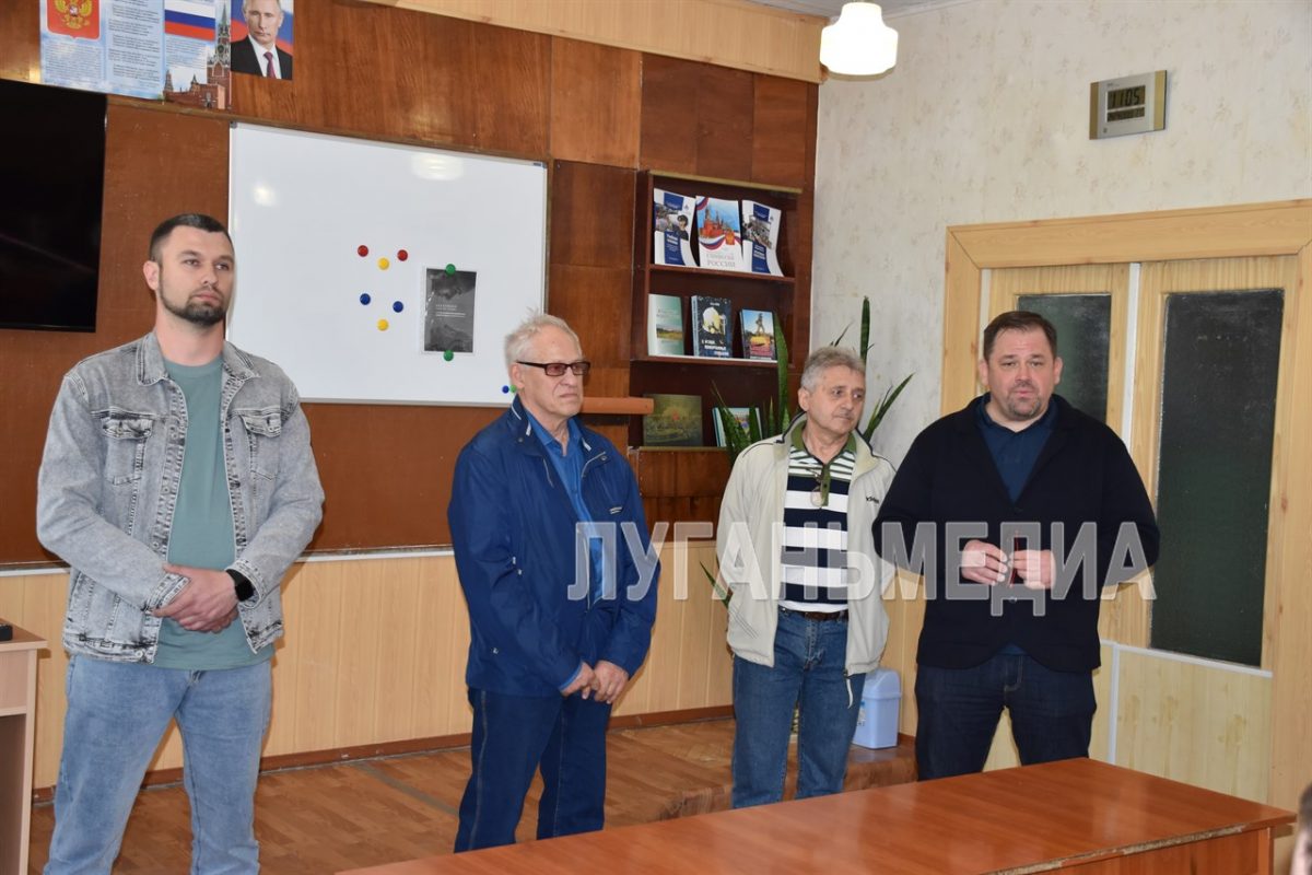 На базе Ровеньковского технико-экономического колледжа волонтеров обучили оказанию помощи населению во время отключения аналогового эфирного…