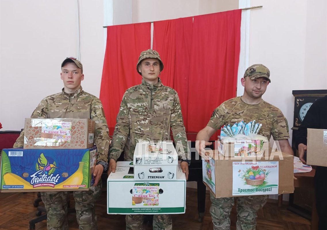 Военнослужащим передали куличи в преддверии Пасхи