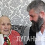 Глава Меловского муниципального округа поздравил с новосельем ветерана Великой Отечественной войны