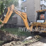 Тюменские специалисты ведут замену водовода на квартале Титова