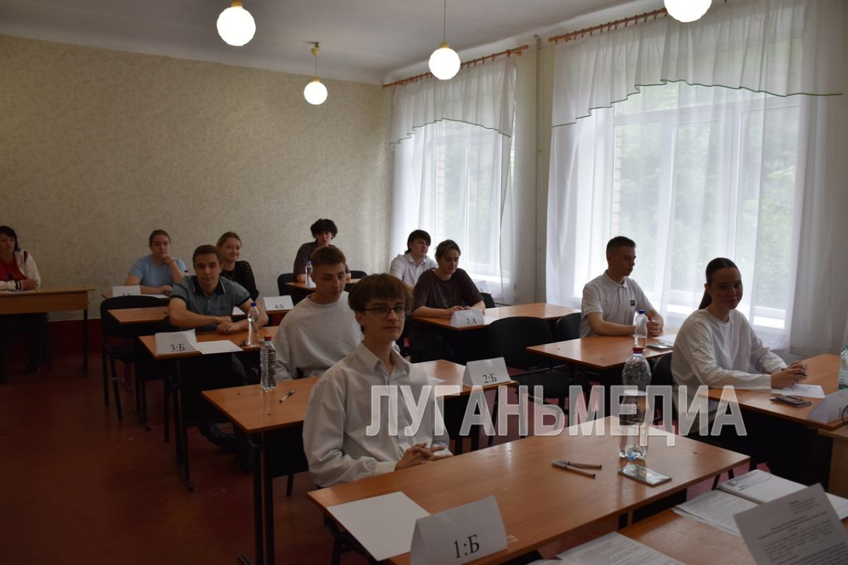 Школьники республики продолжают сдавать единый государственный экзамен