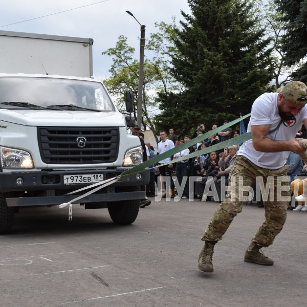 В Перевальске в День Республики прошли соревнования по силовому экстриму